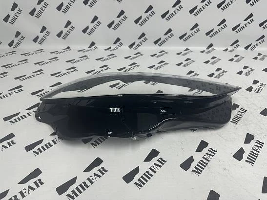 Правое стекло фары Audi A5 B10 2024-