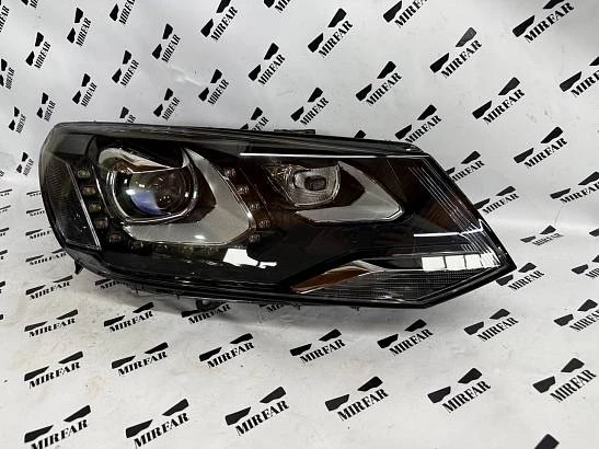 Фара правая Volkswagen Touareg NF (2010 -2014)
