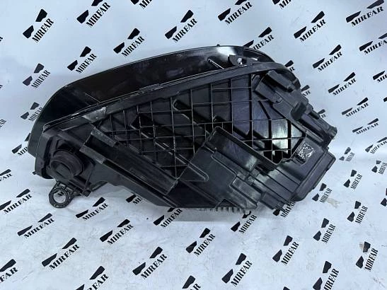 Фара Левая Audi Q5 2020