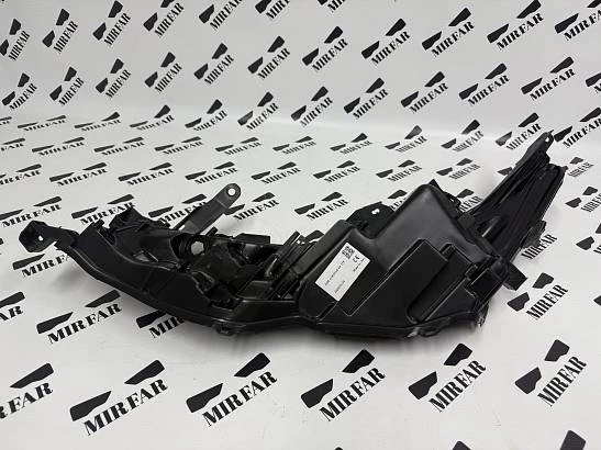 Правый корпус фары Toyota Corolla E160 2015-2019 LED