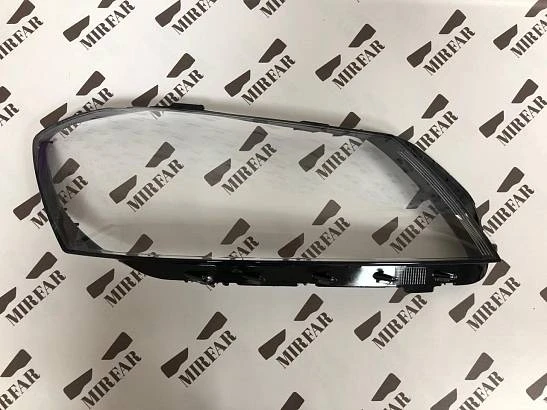Правое стекло фары Volkswagen Passat B7 2011-2015