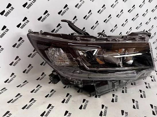 Фара правая Toyota Land Cruiser Prado 150 2017