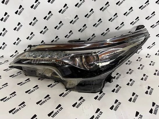 Фара левая Toyota Fortuner 2015 - 2020 LED