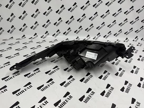 Левый корпус фары Toyota Fortuner II 2020- LED