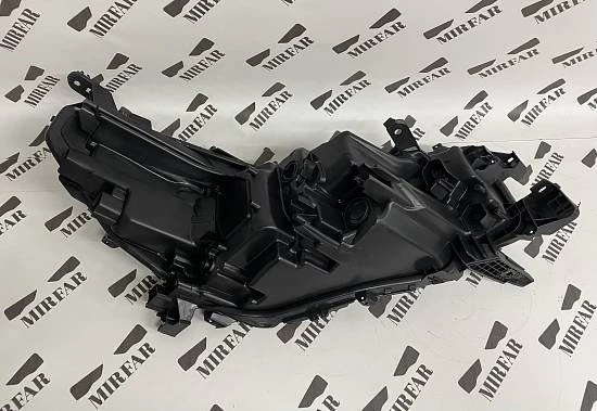 Левый корпус фары Toyota Hilux 8 2020-н.в. LED