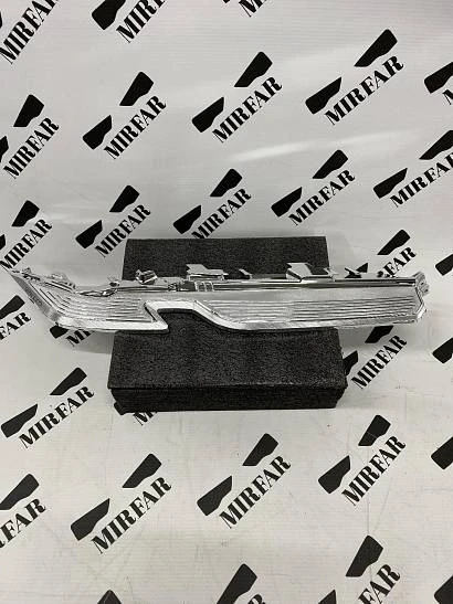 Верхняя маска (Chrome) правой фары BMW 5er G30 2020-н.в. Adaptive LED