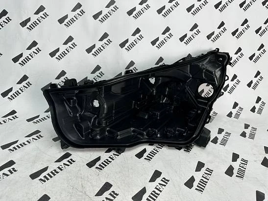 Левый корпус фары Toyota Highlander U70 2019-2024 LED