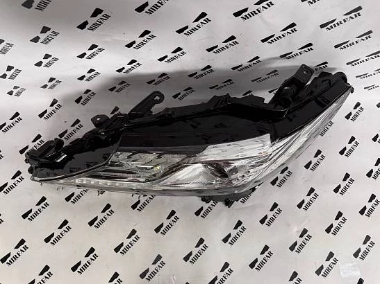 Фара левая Toyota Camry V70 2021
