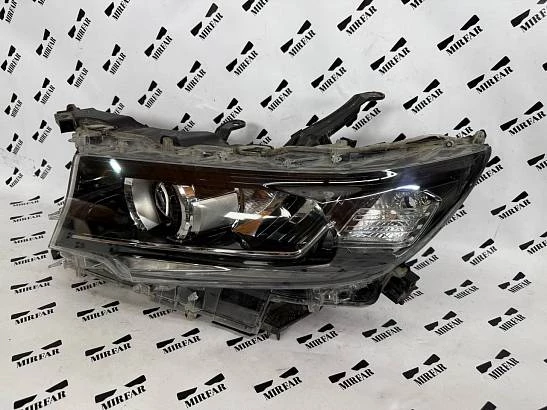 Фара левая Toyota Land Cruiser Prado 150 2018