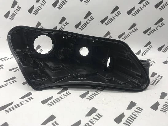 Правый корпус фары Skoda Superb 3 2015-2019 Xenon AFS