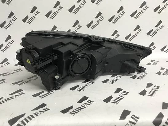 Фара левая Audi A4 B9 2015-2020 Xenon