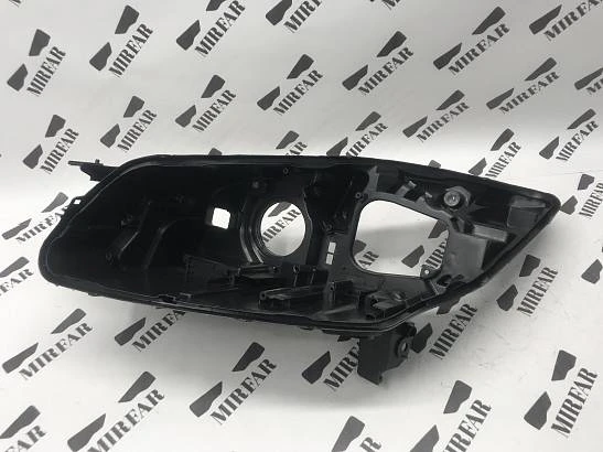 Левый корпус фары Ford Kuga II 2012-2016