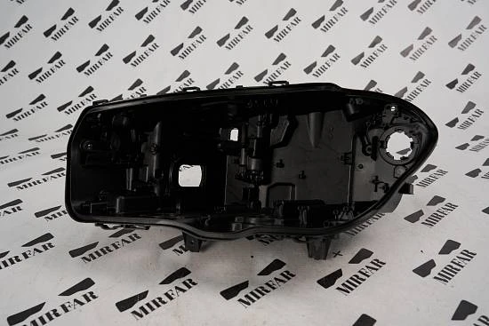 Левый корпус фары BMW X3/X4 G01 G02 2017-2021 LED