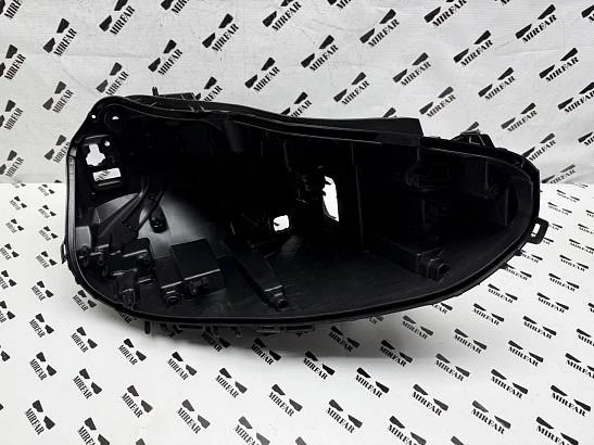 Правый корпус фары BMW 2 series G42 2021-2025