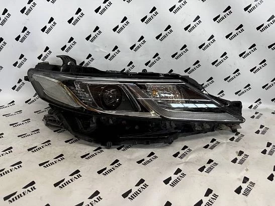 Фара правая Toyota Camry V70 2018