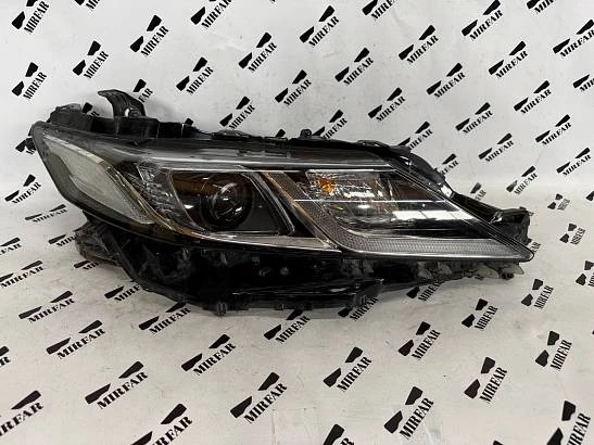 Фара правая Toyota Camry V70 2018