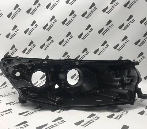 Правый корпус фары Toyota Highlander III U50 2016-2019 Halogen