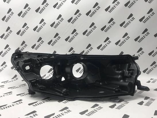 Правый корпус фары Toyota Highlander III U50 2016-2019 Halogen
