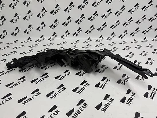 Правый корпус фары Toyota Corolla E160 2015-2019 LED