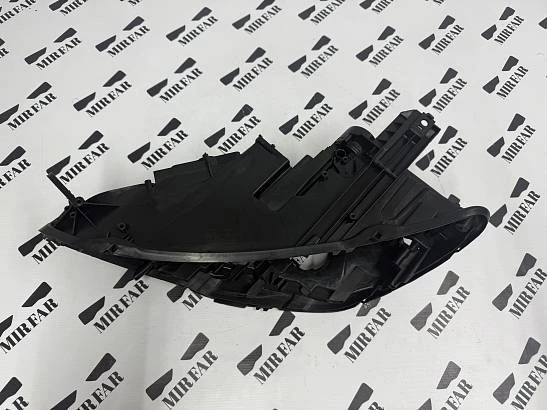 Левый корпус фары Volkswagen Passat B8 2015-2020 Full LED