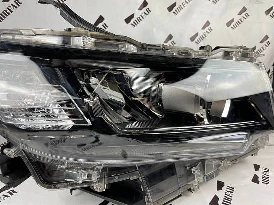 Фара правая Toyota Land Cruiser Prado 150 2018 - нв