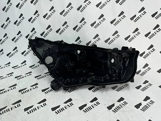 Правый корпус фары Toyota Highlander U70 2019-2024 LED