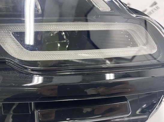 Фара правая Land Rover Range Rover Velar 2017-2023 Laser