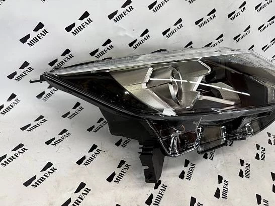 Фара передняя правая Nissan Qashqai j11 (2013-2019) LED