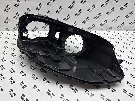 Правый корпус фары Volkswagen Golf 7 2012-2017 xenon