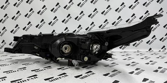 Фара правая Toyota Corolla XI 2015-2019 Рестайлинг Halogen