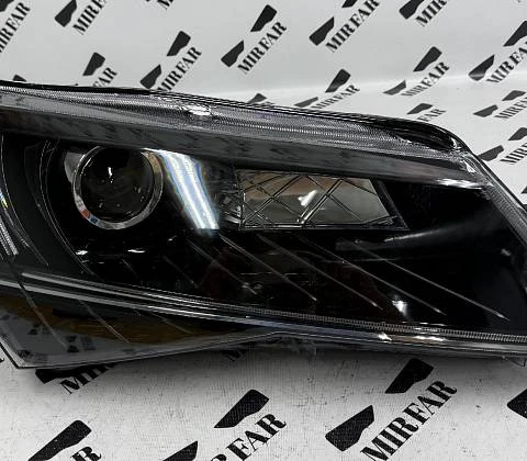 Фара правая Skoda Superb 3 2015-2019