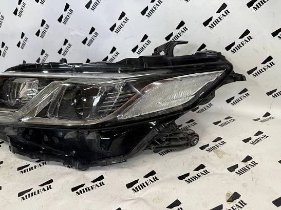 Фара левая Toyota Camry V70 2018