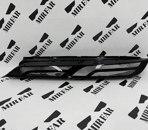 Левое стекло ДХО BMW 7 series G70 2022-2026 BASE