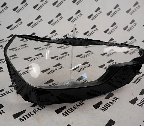 Правое стекло фары BMW 2 series G42 2021-2025