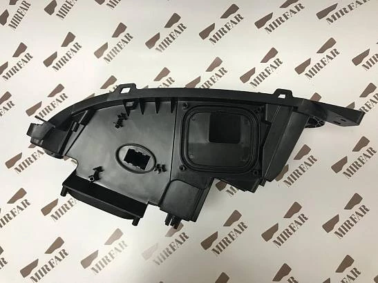 Правый корпус фары Land Rover Range Rover Vogue III 2009-2012 Рестайлинг 2