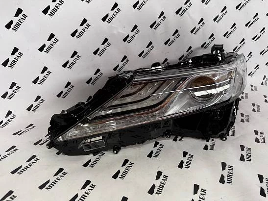 Фара левая Toyota Camry V70 2021