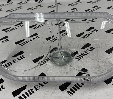 Левое стекло фары Dodge Challenger 2010-2014