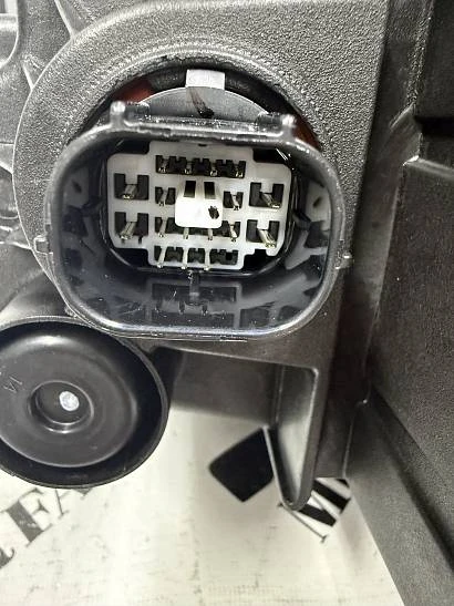Фара правая Exeed RX 2023-2025 17 pin