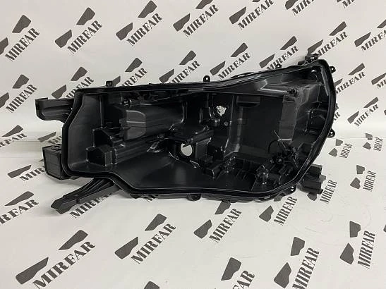 Левый корпус фары Toyota Hilux 8 2020-н.в. LED