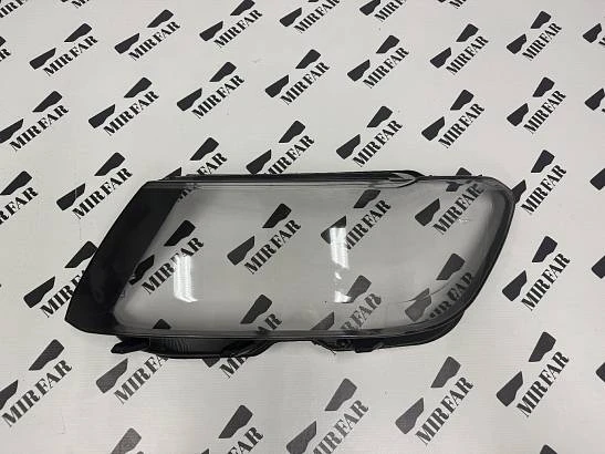 Левое стекло фары Volkswagen Tiguan 2016-2020 LED