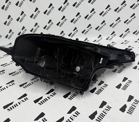 Левый корпус фары Toyota Fortuner II 2020- LED