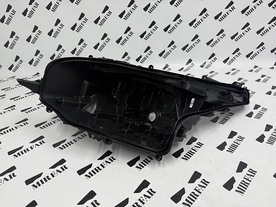 Левый корпус фары Toyota Fortuner II 2020- LED