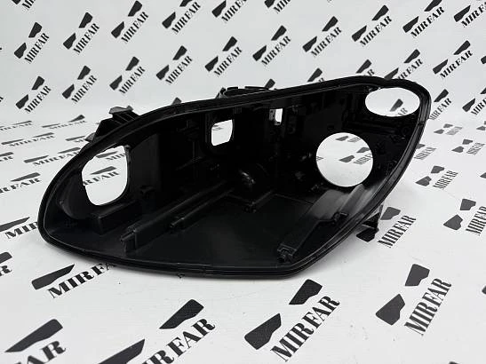 Левый корпус фары BMW 6er F06/F13/F12 2015-2018 Рестайлинг