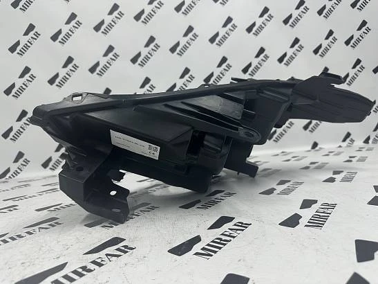 Правый корпус фары Toyota Tundra III 2021- Premium LED