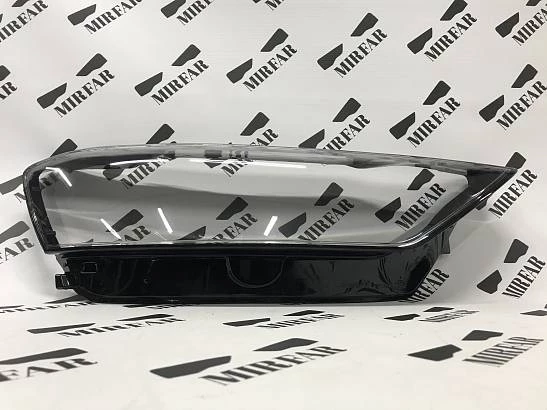 Правое стекло фары Audi A8 D5 2017-2022