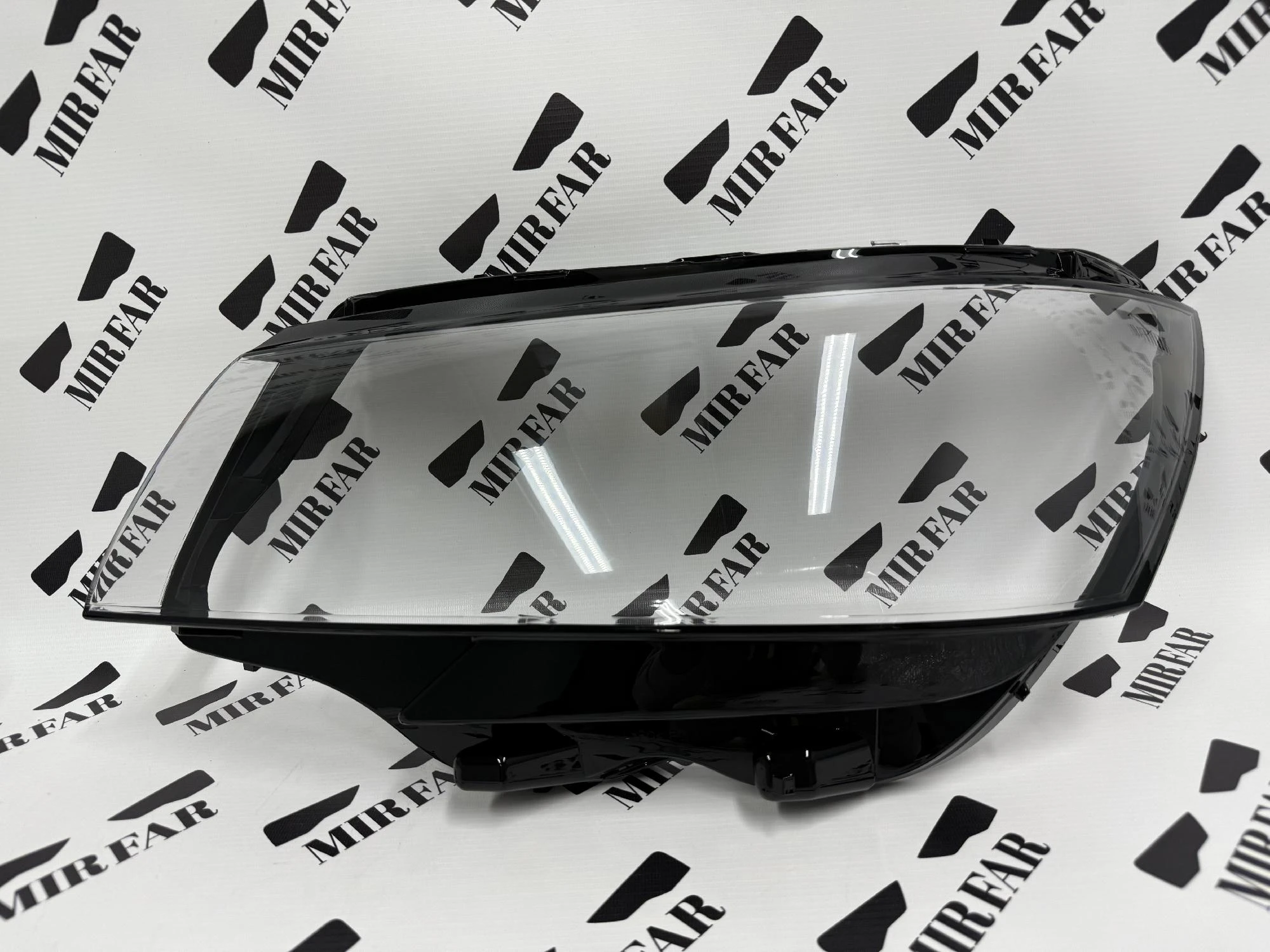Левое стекло фары T6.1 2019-2024 Рестайлинг Full LED
