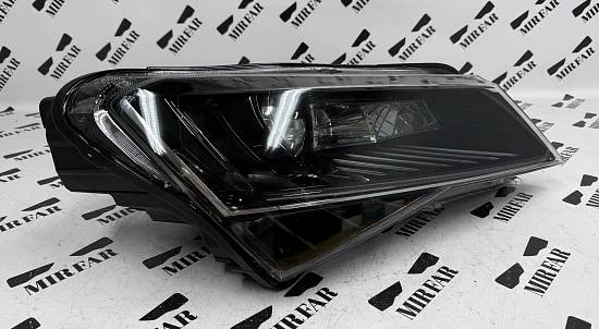 Фара правая Skoda Superb 3 2015-2019
