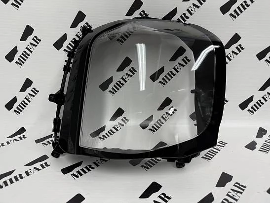 Правое стекло основной фары Mitsubishi Outlander IV 2021-