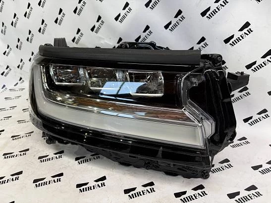Фара правая Toyota Land Cruiser J300 2021
